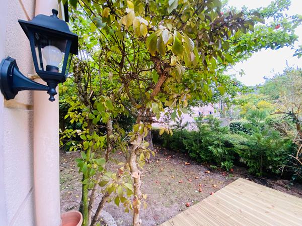 "Versailles Montreuil" "Comme une maison" appartement de 50m² (3 pièces) avec jardin privatif au grand calme !

Loyer €1 690/mois charges comprises **

- Ref : 24880