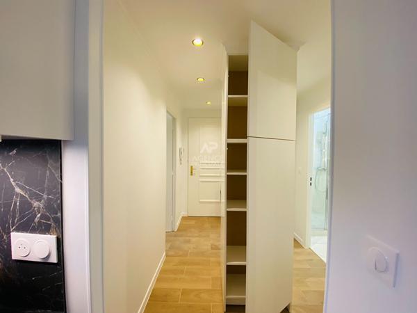 "Versailles Montreuil" "Comme une maison" appartement de 50m² (3 pièces) avec jardin privatif au grand calme !

Loyer €1 690/mois charges comprises **

- Ref : 24880