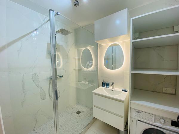 "Versailles Montreuil" "Comme une maison" appartement de 50m² (3 pièces) avec jardin privatif au grand calme !

Loyer €1 690/mois charges comprises **

- Ref : 24880