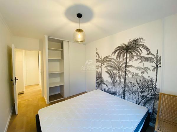 "Versailles Montreuil" "Comme une maison" appartement de 50m² (3 pièces) avec jardin privatif au grand calme !

Loyer €1 690/mois charges comprises **

- Ref : 24880