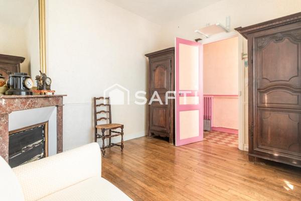 Bien placée près de la gare et des commerces