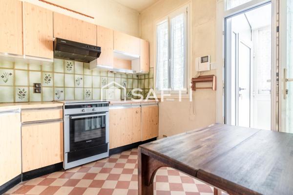 Bien placée près de la gare et des commerces