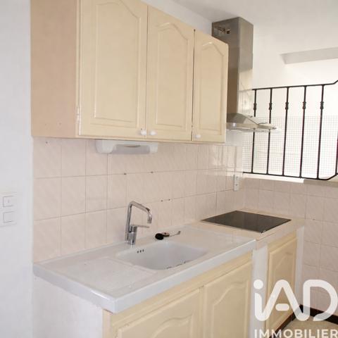 Location appartement 3 pièces 64 m² Travaillan