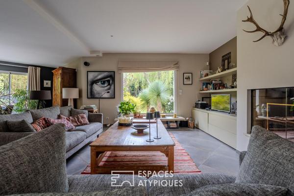 Maison de standing ouverte sur jardin paysager aux portes de Tours