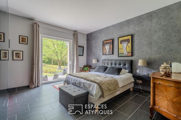 Maison de standing ouverte sur jardin paysager aux portes de Tours