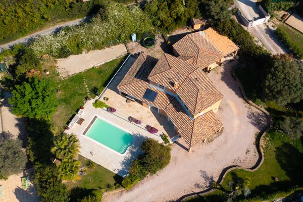 Maison 5 pièces - 243 m² Exclusivité efficity