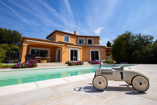 Maison 5 pièces - 243 m² Exclusivité efficity