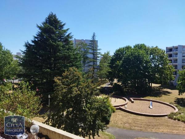 Appartement à louer 4 pièces 88m²