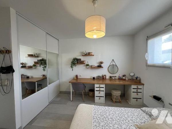 A VENDRE - BATZ SUR MER - BELLE MAISON CONTEMPORAINE T5 - A PROXIMITE IMMEDIATE DU BOURG
Tout ...