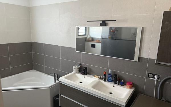 Maison à vendre    7 pièces •  Saint-Paul