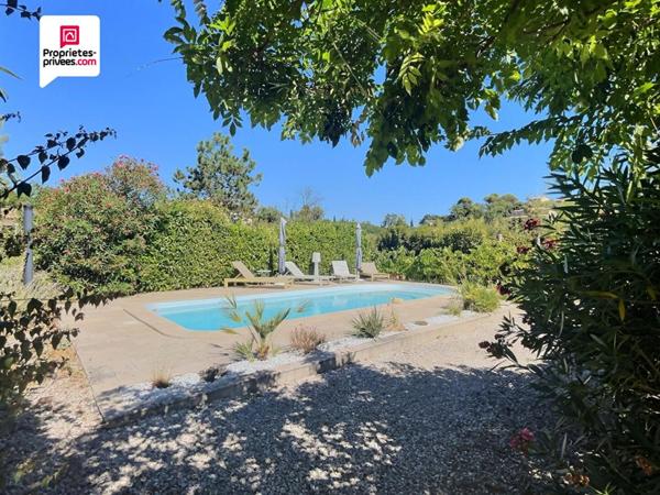 MAISON de plain pied de Caractère avec Piscine