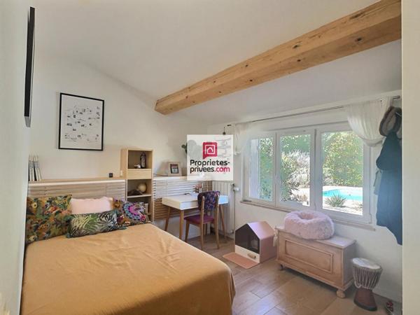 MAISON de plain pied de Caractère avec Piscine