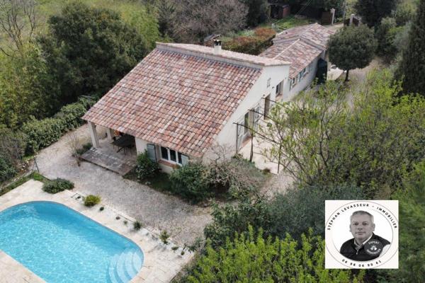 MAISON de plain pied de Caractère avec Piscine