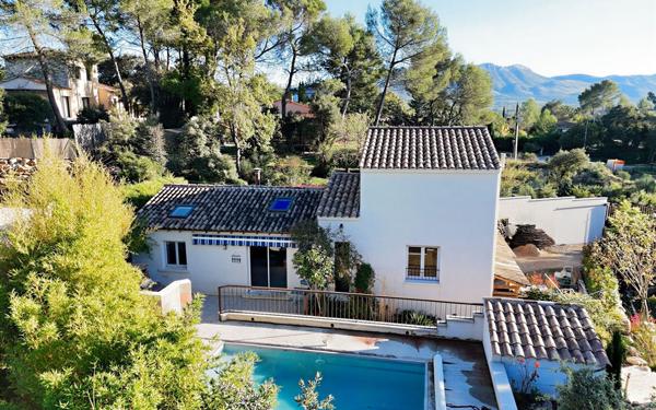 Maison à vendre    5 pièces •  Pourrières