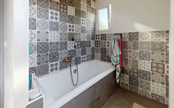 Maison à vendre    5 pièces •  Pourrières