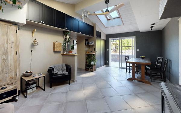 Maison à vendre    5 pièces •  Pourrières