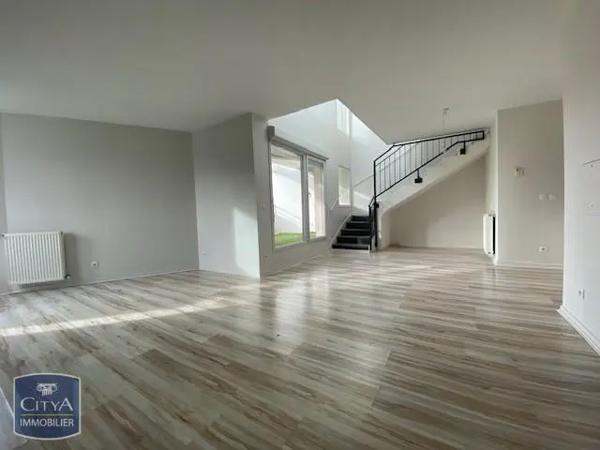 Appartement à louer 5 pièces 93.91m²