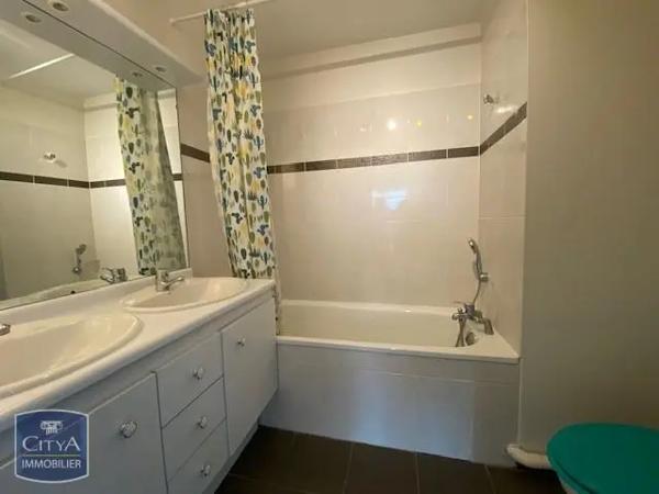 Appartement à louer 5 pièces 93.91m²