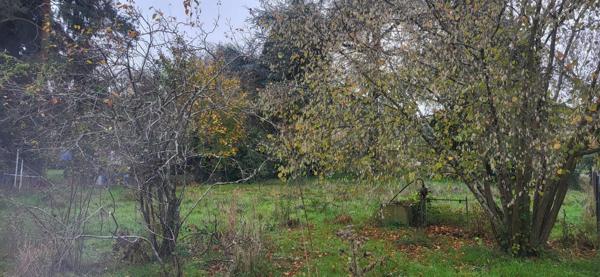 Beau terrain constructible, secteur calme