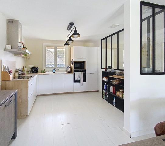 Maison à vendre à Saint Avertin - 5 chambres avec piscine