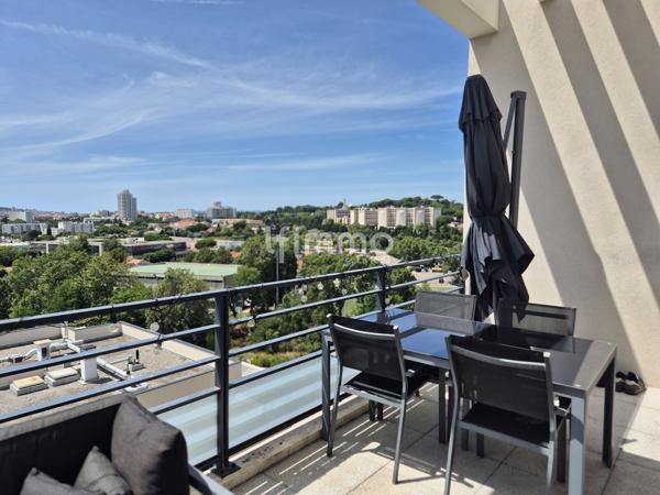 T4 88m2 +Terrasse de 20M2 et Double Box 35m2 10ème