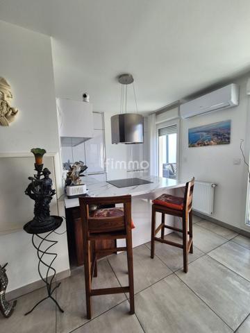 T4 88m2 +Terrasse de 20M2 et Double Box 35m2 10ème