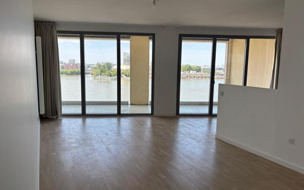 Appartement à louer    5 pièces • 110,80 m2 Bordeaux