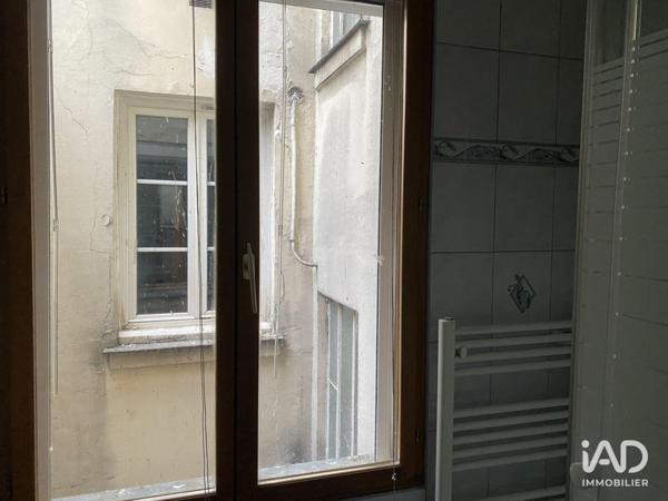 Location appartement 1 pièce 25 m² Paris 18