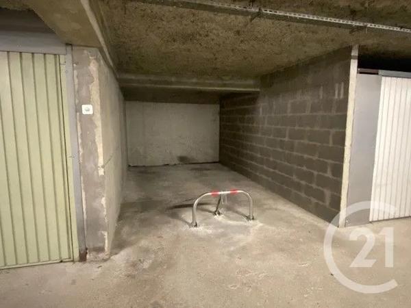 Parking à vendre  20 m 2   ST MAUR DES FOSSES  - 94