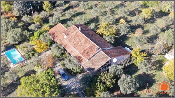 Villa de 144m² sur un terrain de 9510 m² avec piscine