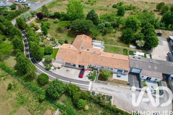 Maison à vendre 10 pièces 337 m² Tonnay-Charente