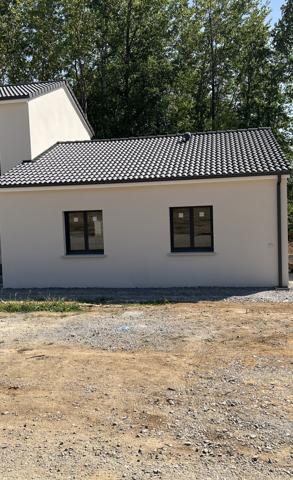 Maison
         3 pièces
        - 62 m² 186 200 € *