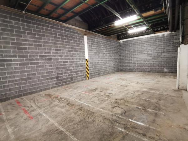Box / local de stockage 86m²