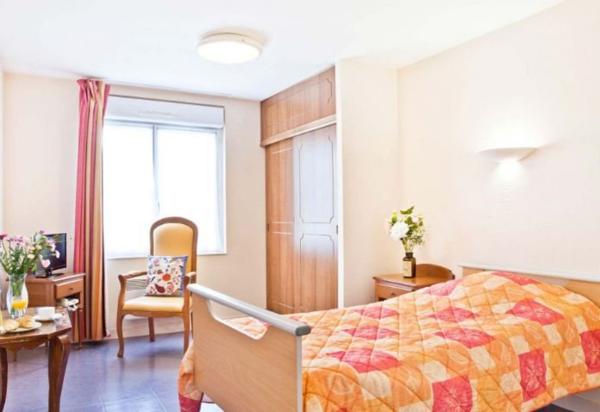 INVESTISSEMENT LOCATIF  THENAC - Résidence Ehpad Les Jardins Des Hauts De Thenac - 8.44%  de rentabilité.