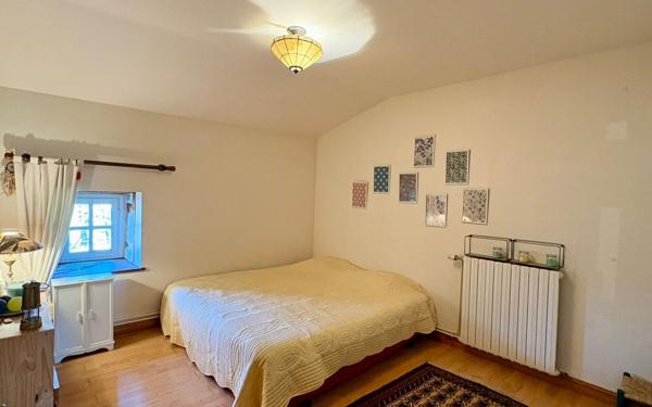 Maison à vendre    6 pièces •  Lathus-Saint-Rémy