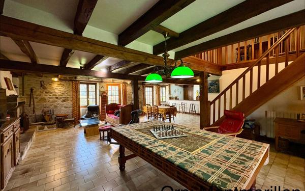 Maison à vendre    6 pièces •  Lathus-Saint-Rémy