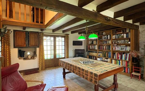 Maison à vendre    6 pièces •  Lathus-Saint-Rémy