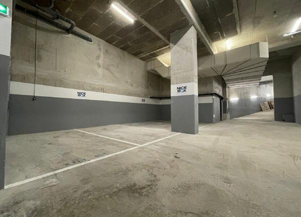 Stationnement à louer  •  Nice