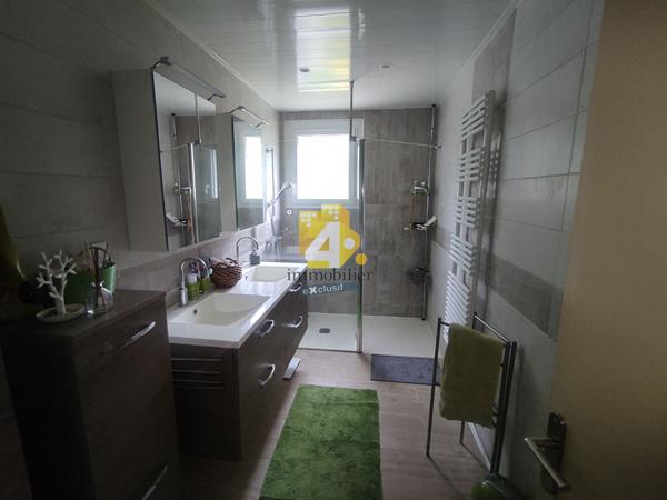 Maison - 8 pièces - 176 m²