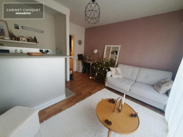 STUDIO AVEC BALCON EN RESIDENCE SECRUISEE A LOUER - LILLE PLEIN CENTRE - REPUBLIQUE - ENTRE METRO REPUBLIQUE ET THEATRE SEBASTOPOL - 25 m 2 - 653 € charges comprises par mois