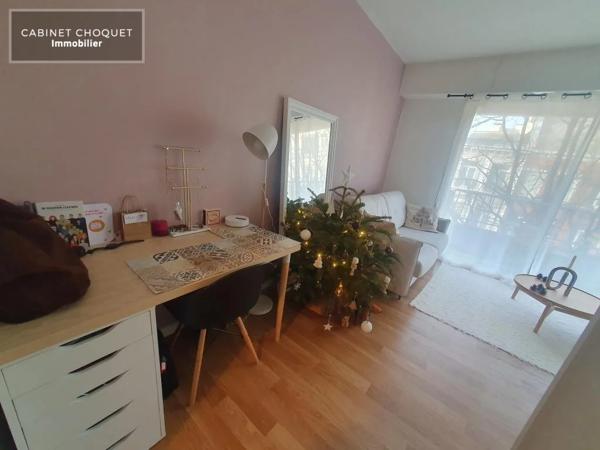 STUDIO AVEC BALCON EN RESIDENCE SECRUISEE A LOUER - LILLE PLEIN CENTRE - REPUBLIQUE - ENTRE METRO REPUBLIQUE ET THEATRE SEBASTOPOL - 25 m 2 - 653 € charges comprises par mois