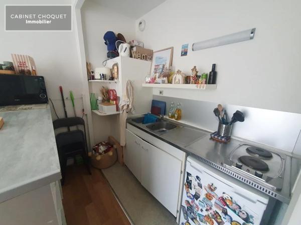 STUDIO AVEC BALCON EN RESIDENCE SECRUISEE A LOUER - LILLE PLEIN CENTRE - REPUBLIQUE - ENTRE METRO REPUBLIQUE ET THEATRE SEBASTOPOL - 25 m 2 - 653 € charges comprises par mois