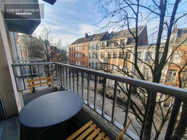 STUDIO AVEC BALCON EN RESIDENCE SECRUISEE A LOUER - LILLE PLEIN CENTRE - REPUBLIQUE - ENTRE METRO REPUBLIQUE ET THEATRE SEBASTOPOL - 25 m 2 - 653 € charges comprises par mois