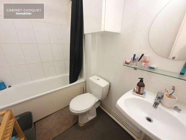 STUDIO AVEC BALCON EN RESIDENCE SECRUISEE A LOUER - LILLE PLEIN CENTRE - REPUBLIQUE - ENTRE METRO REPUBLIQUE ET THEATRE SEBASTOPOL - 25 m 2 - 653 € charges comprises par mois