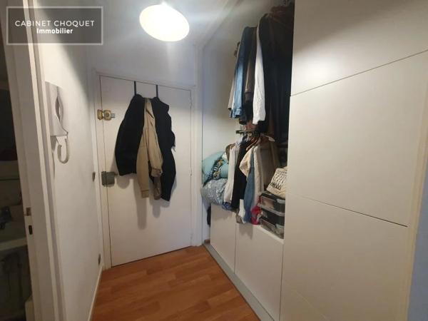 STUDIO AVEC BALCON EN RESIDENCE SECRUISEE A LOUER - LILLE PLEIN CENTRE - REPUBLIQUE - ENTRE METRO REPUBLIQUE ET THEATRE SEBASTOPOL - 25 m 2 - 653 € charges comprises par mois