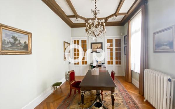 Maison à vendre    6 pièces • 246 m2 Arras