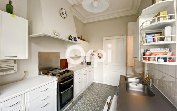 Maison à vendre    6 pièces • 246 m2 Arras