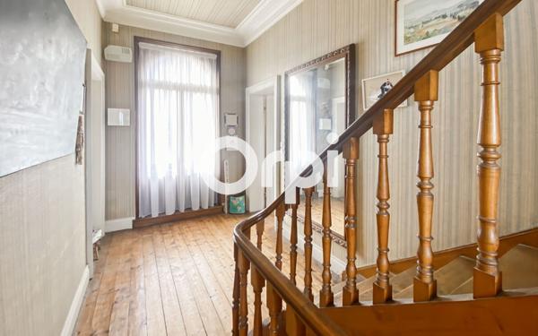 Maison à vendre    6 pièces • 246 m2 Arras