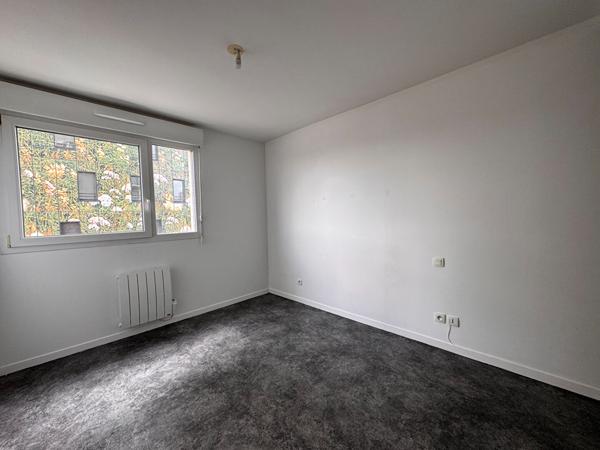 Appartement 3 pièces 69 m2 + balcon + cave - LILLE FLANDRES