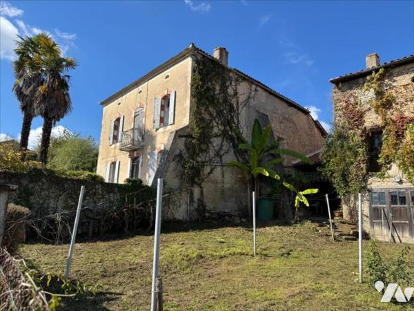 COEUR DU VILLAGE DE SOS, ANCIENNE MAISON BOURGEOISE AVEC JARDIN